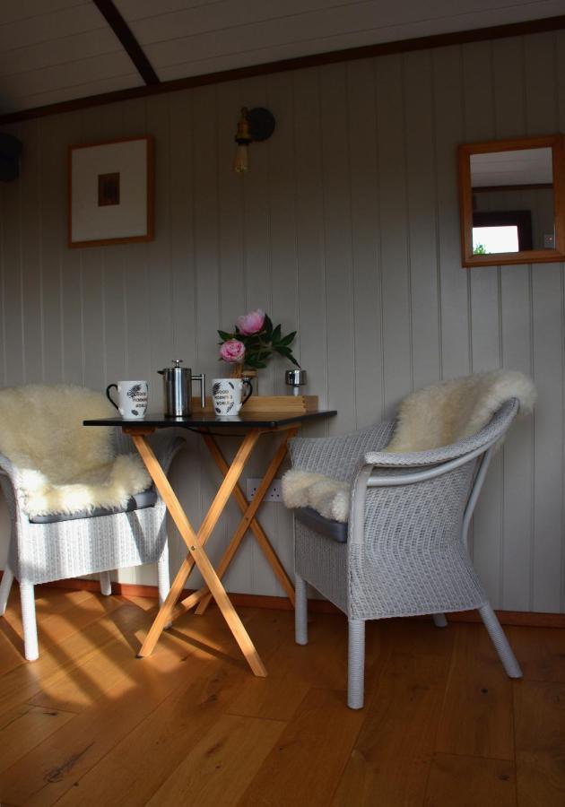 Luxury, Rural Shepherds Hut With Hot Tub Nr Bath Bristol Esterno foto