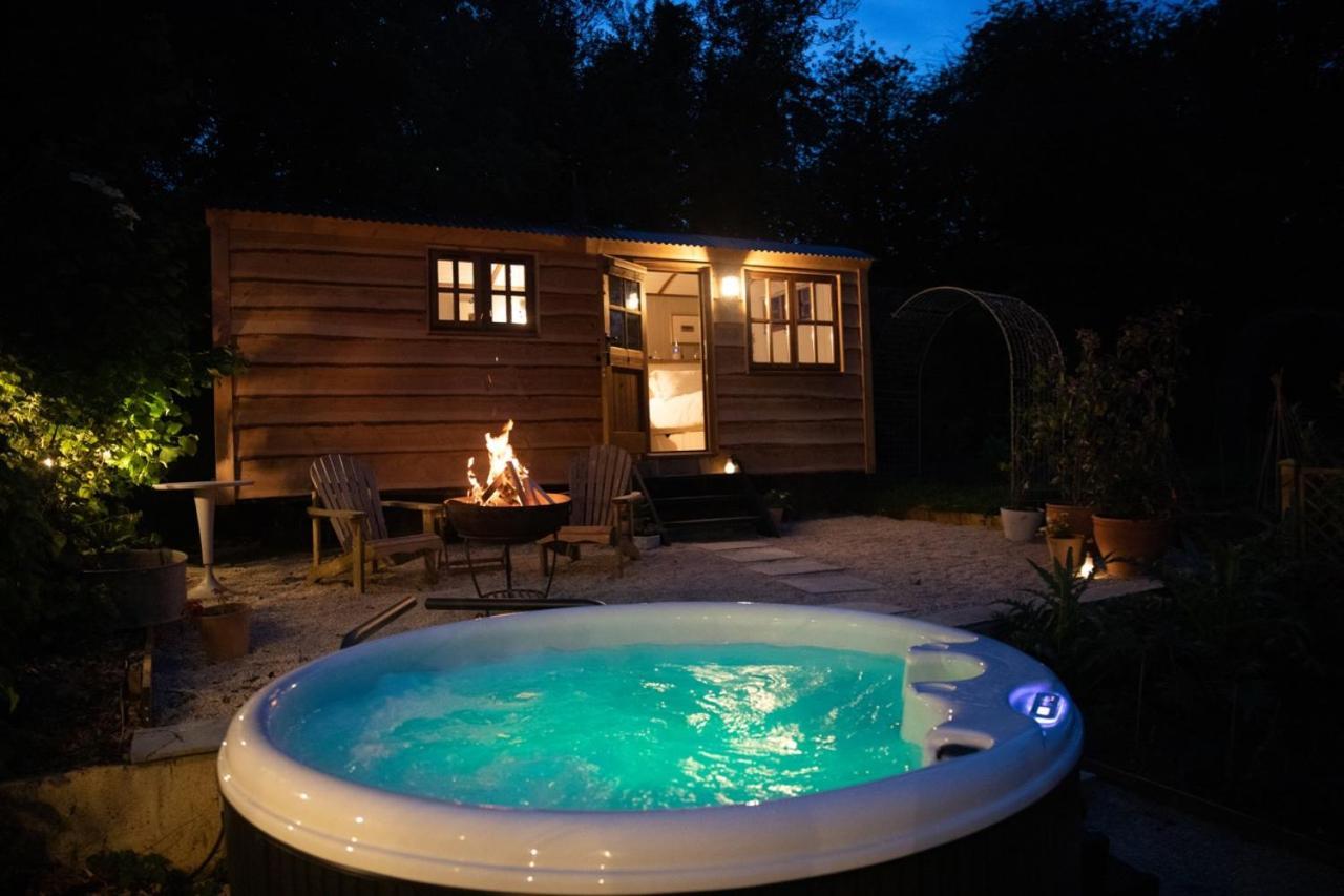 Luxury, Rural Shepherds Hut With Hot Tub Nr Bath Bristol Esterno foto
