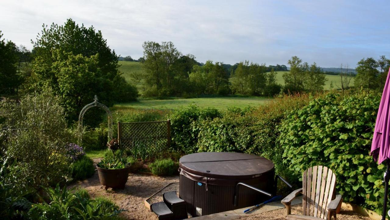 Luxury, Rural Shepherds Hut With Hot Tub Nr Bath Bristol Esterno foto