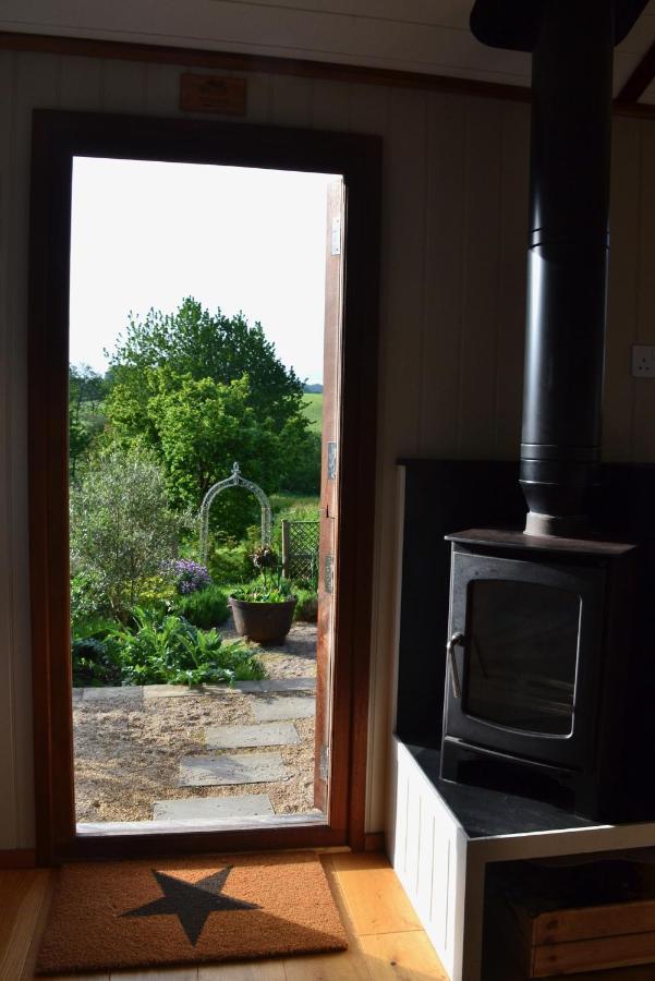 Luxury, Rural Shepherds Hut With Hot Tub Nr Bath Bristol Esterno foto